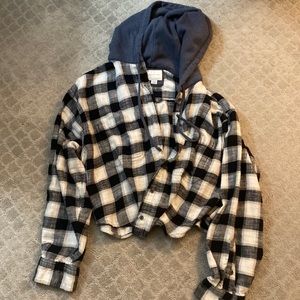 American eagle women’s cropped flannel